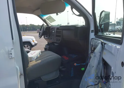 2015 Chevrolet Express G2500 from USA, damaged, VIN 1GCWGFCF6F1158726